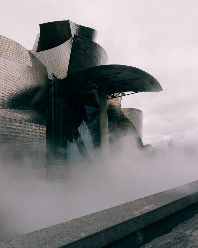Guggenheim Museum im Nebel