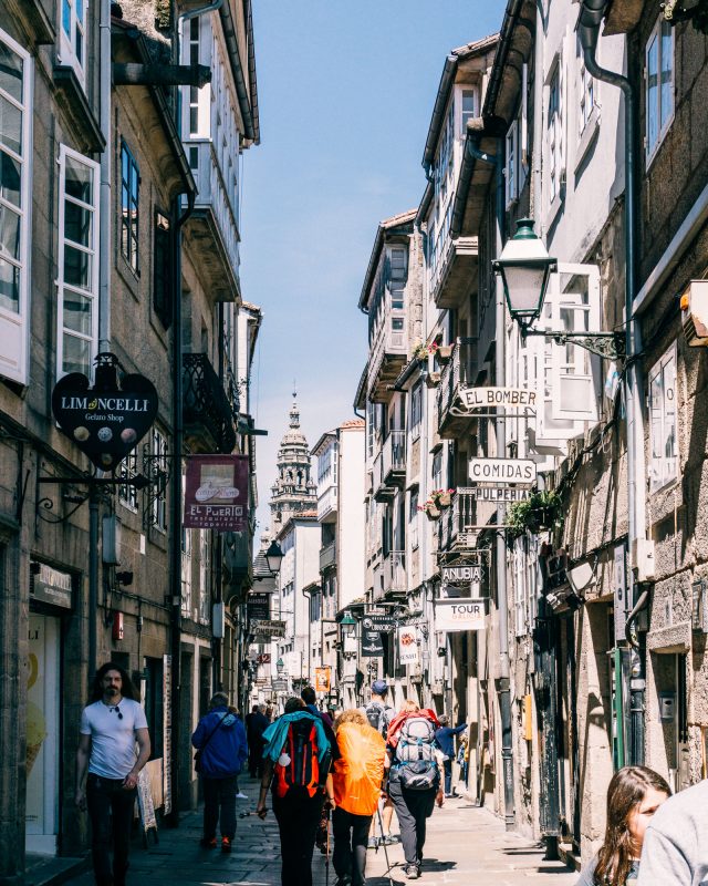 3 Wanderer in Santiago de Compostela
